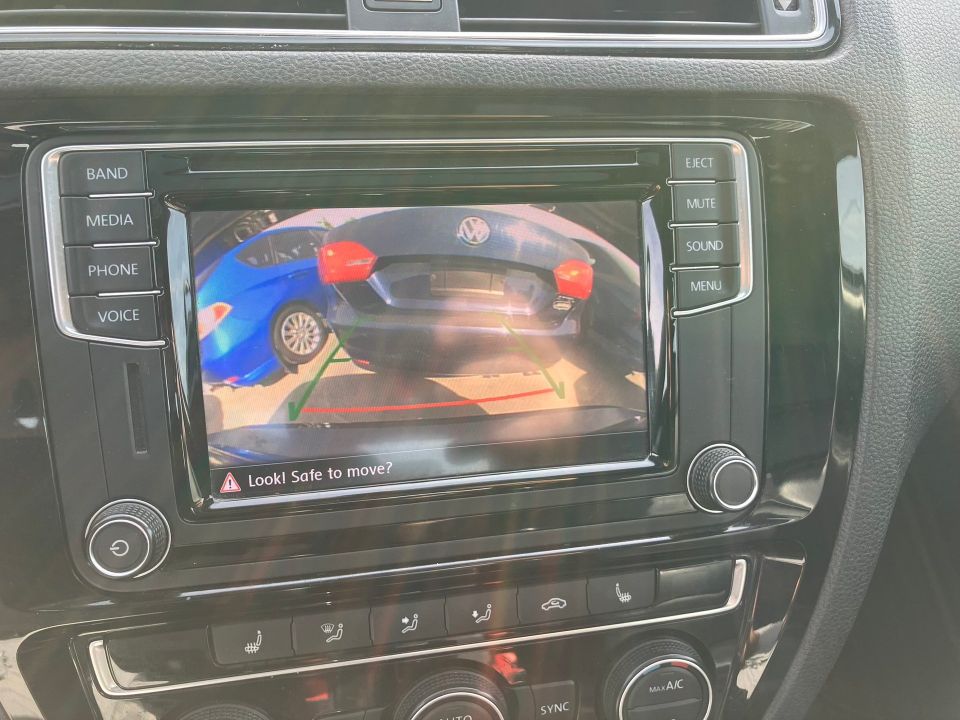 Volkswagen Jetta 2017 - Image 15