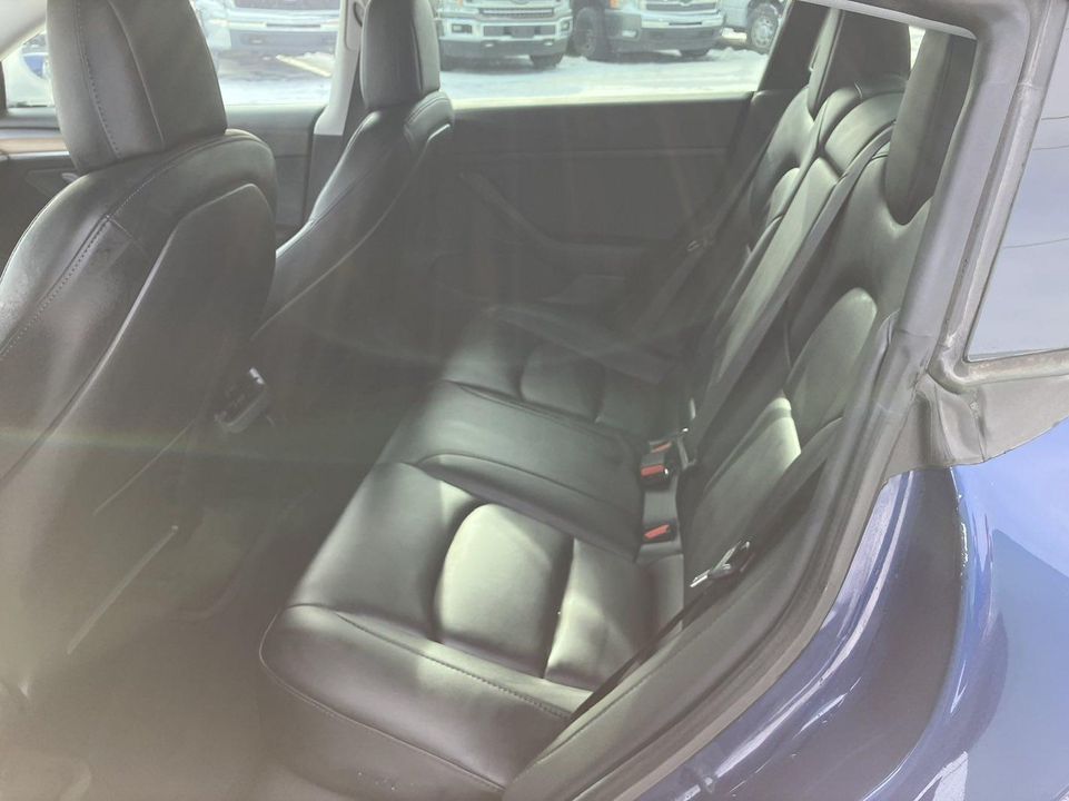 Tesla Model 3 2021 - Image 12