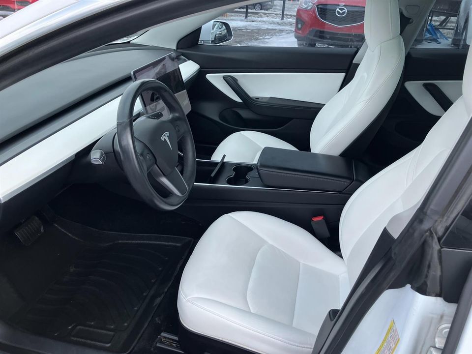 Tesla Model 3 2019 - Image 11