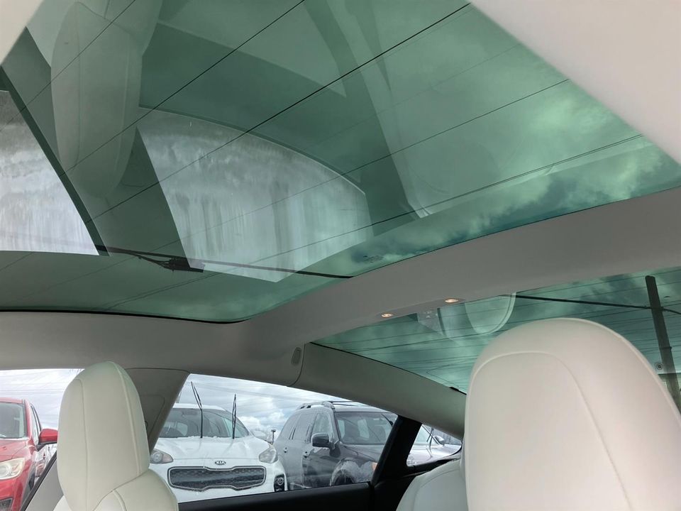 Tesla Model 3 2019 - Image 13