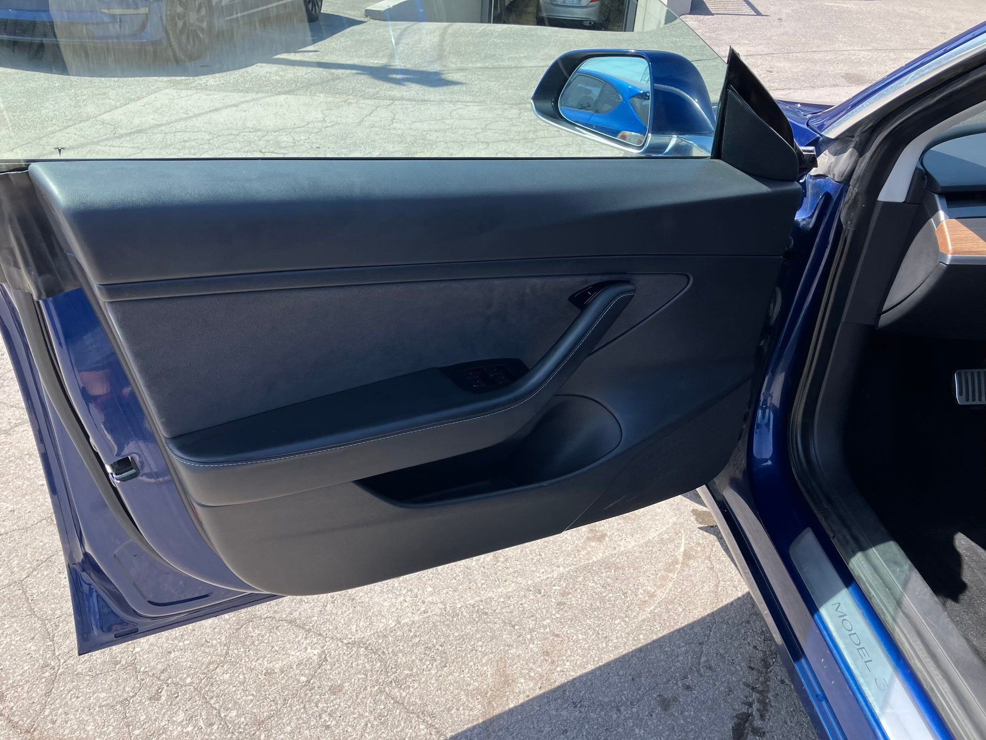 Tesla Model 3 2020 - Thumbnail 9