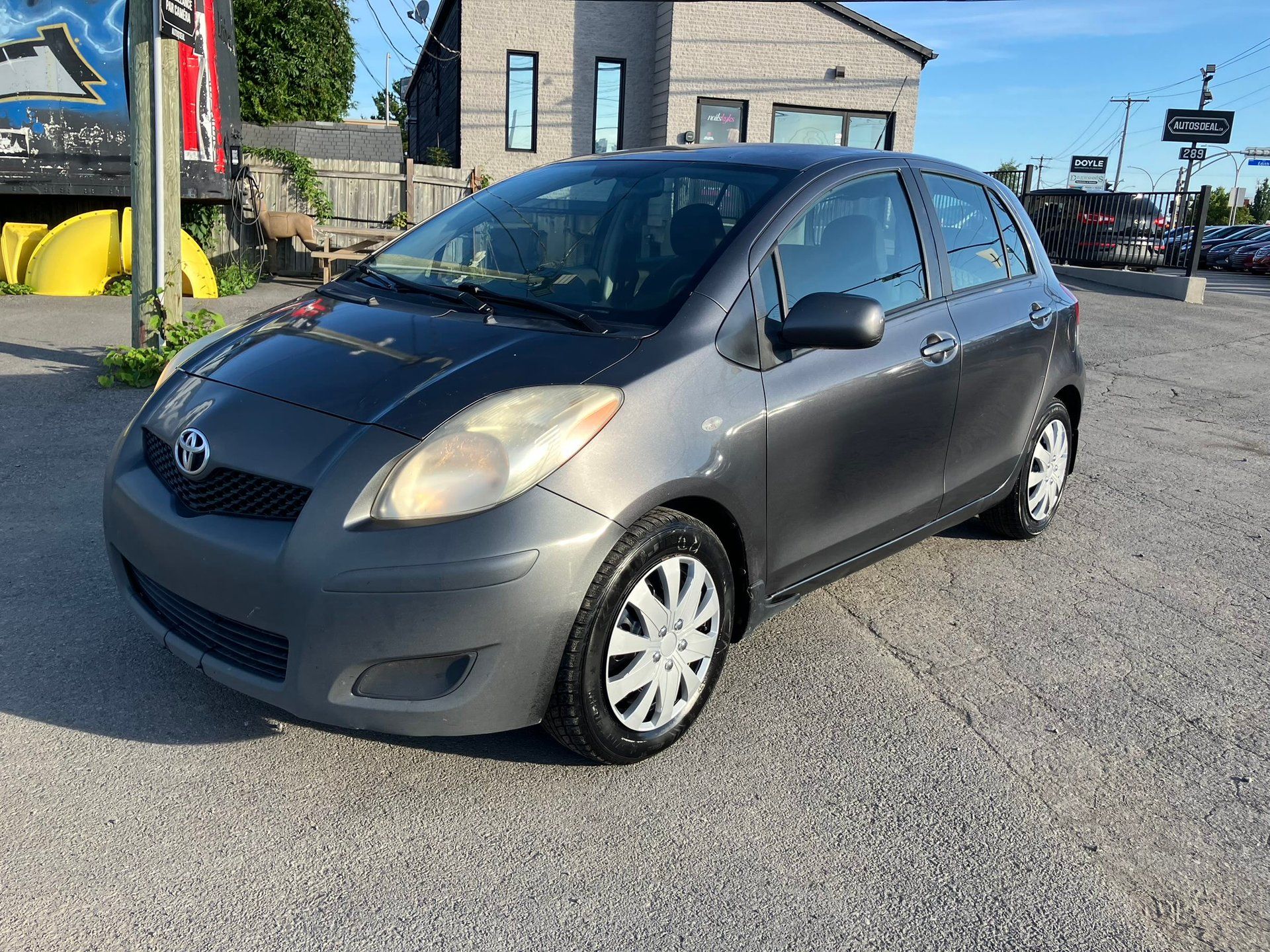 Toyota Yaris 2010 - Thumbnail 1