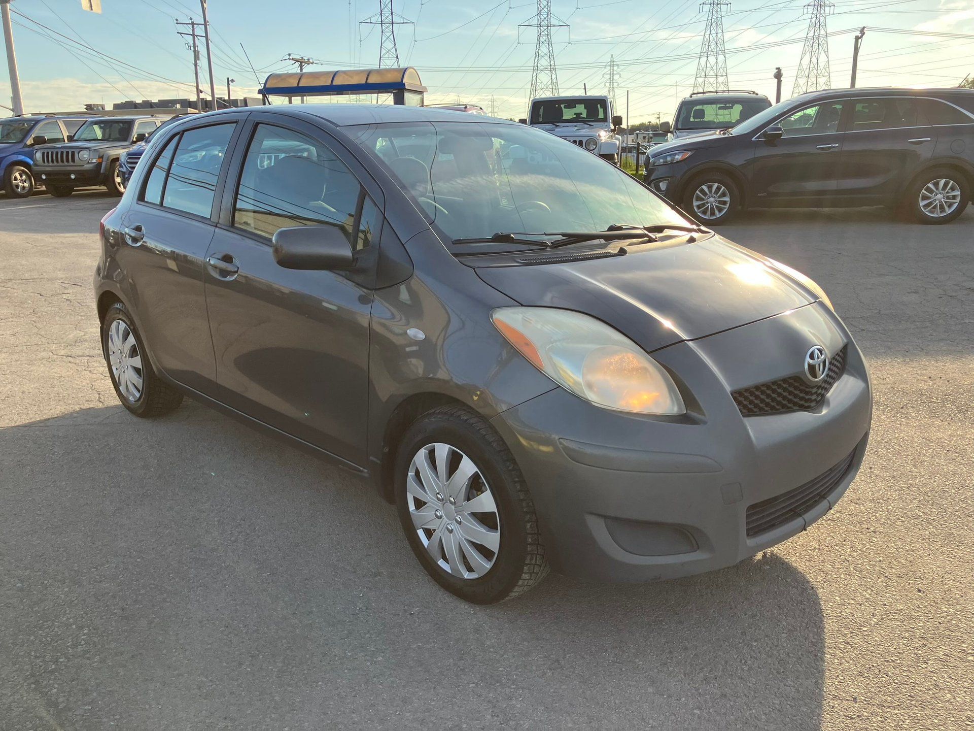 Toyota Yaris 2010 - Thumbnail 3