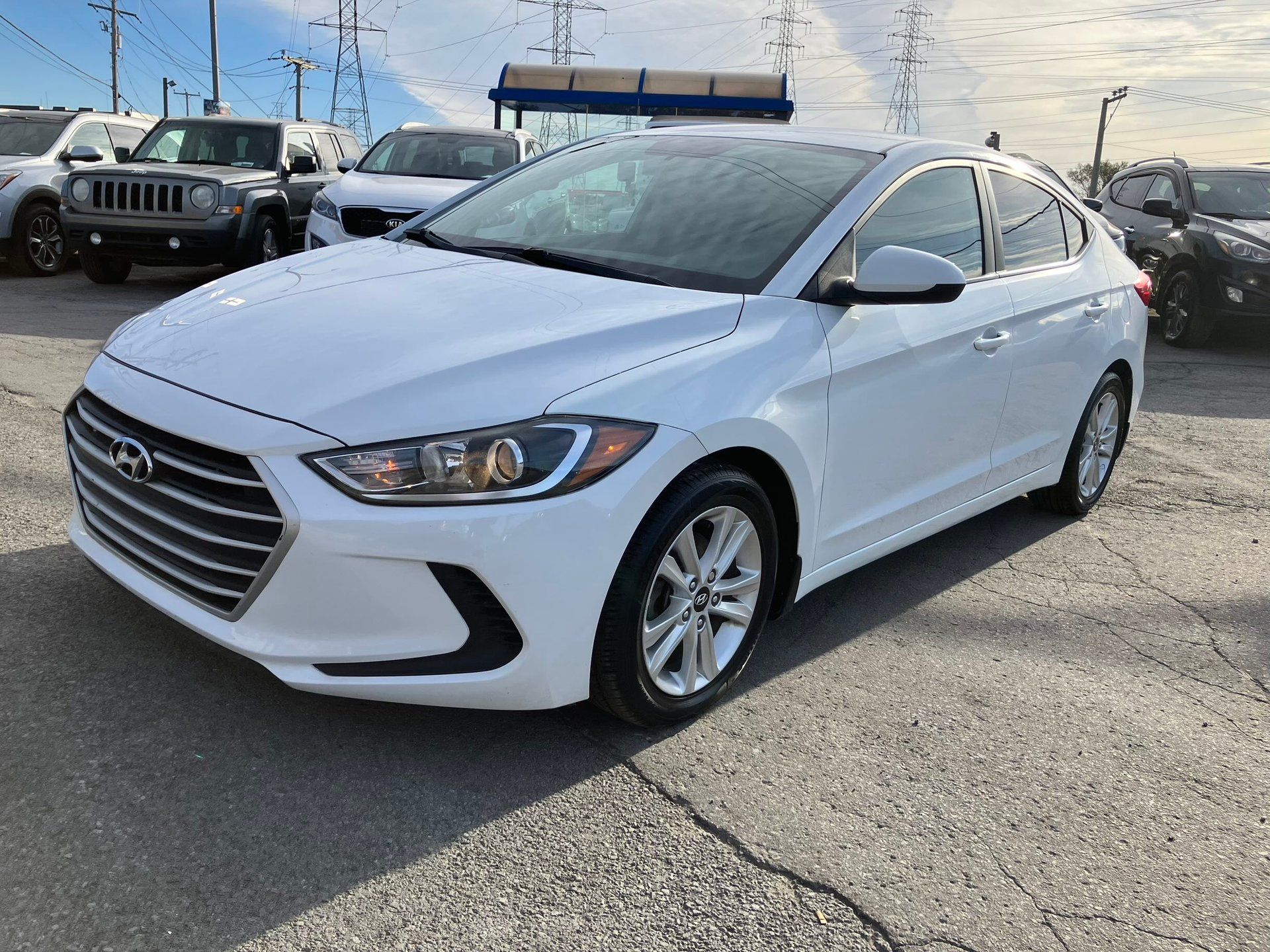 Hyundai Elantra 2017 - Thumbnail 1