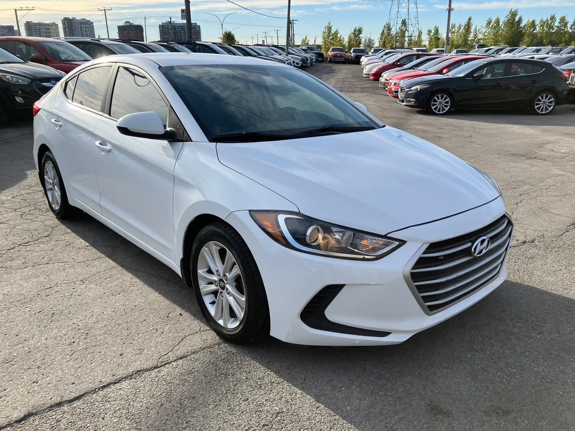 Hyundai Elantra 2017 - Thumbnail 3